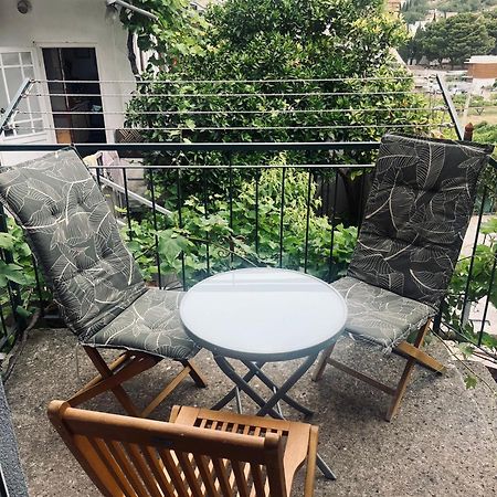 Hill House Marija Apartment Komiza Bagian luar foto