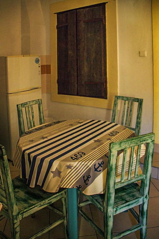 Hill House Marija Apartment Komiza Bagian luar foto