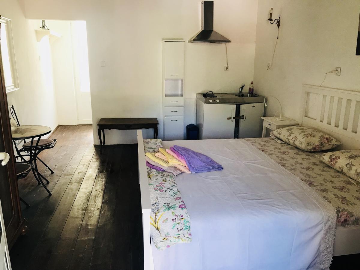 Hill House Marija Apartment Komiza Bagian luar foto