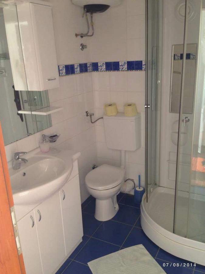 Hill House Marija Apartment Komiza Bagian luar foto