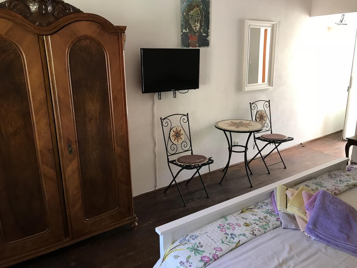 Hill House Marija Apartment Komiza Bagian luar foto