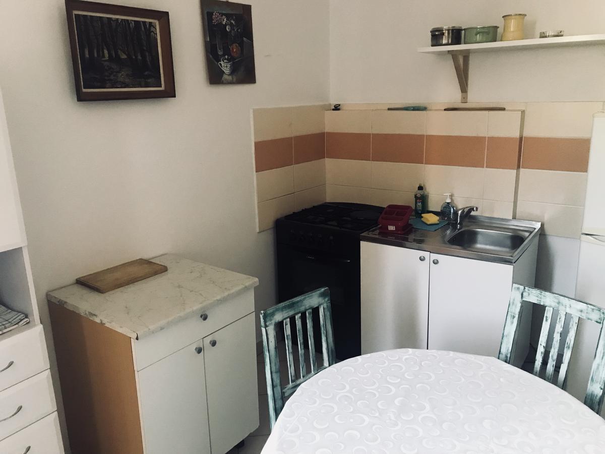 Hill House Marija Apartment Komiza Bagian luar foto